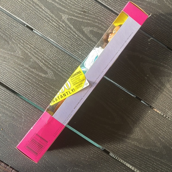 NRFB Vintage 1992 Brunette Fun-To-Dress Barbie doll - Picture 12 of 14